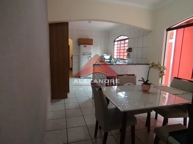 Casa com 138m² 4 quartos e 3 banheiros, à venda, no bairro Jardim Itapoã em São José dos Campos