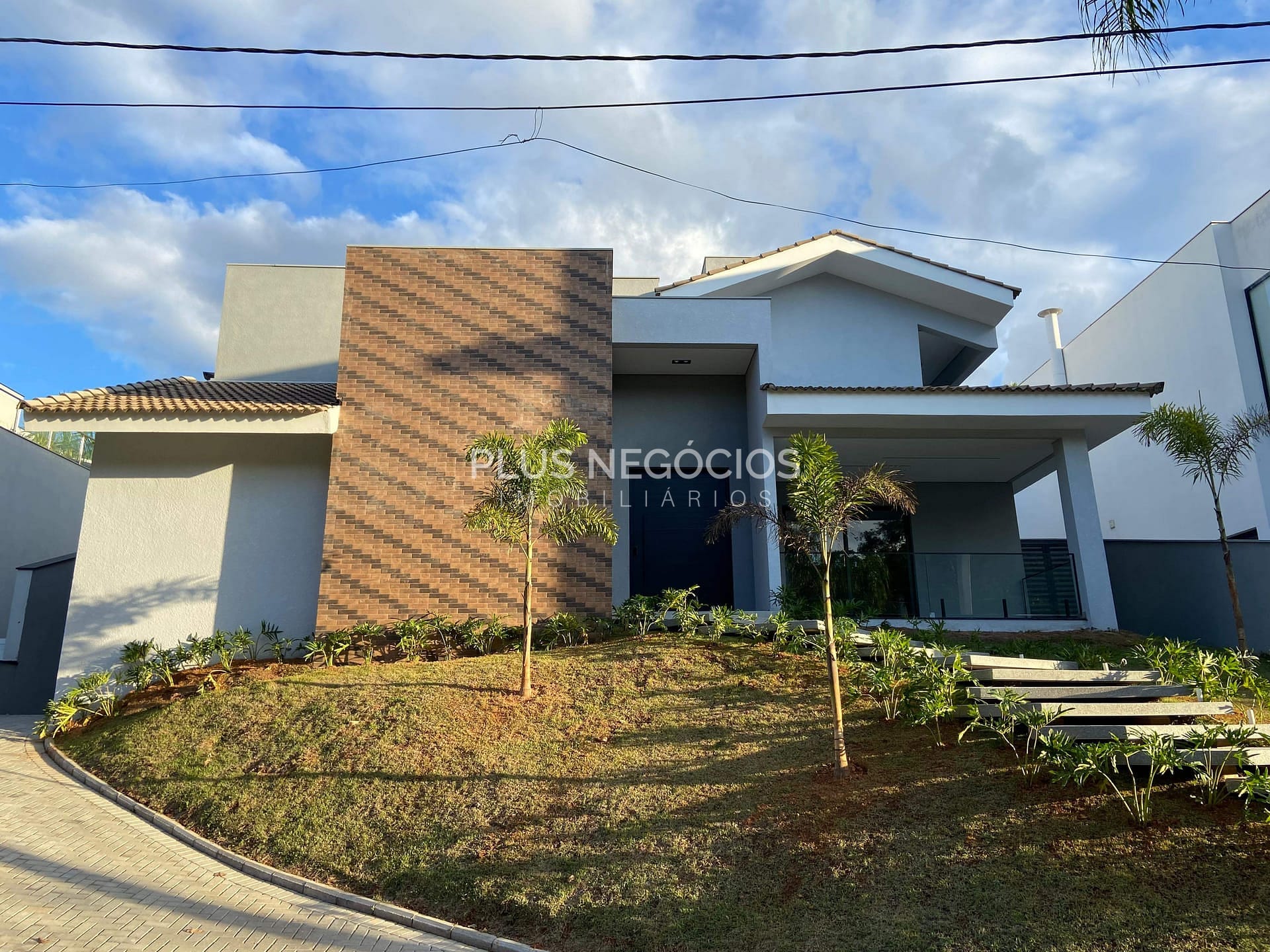 Casa à venda com 3 quartos, 680m² - Foto 2