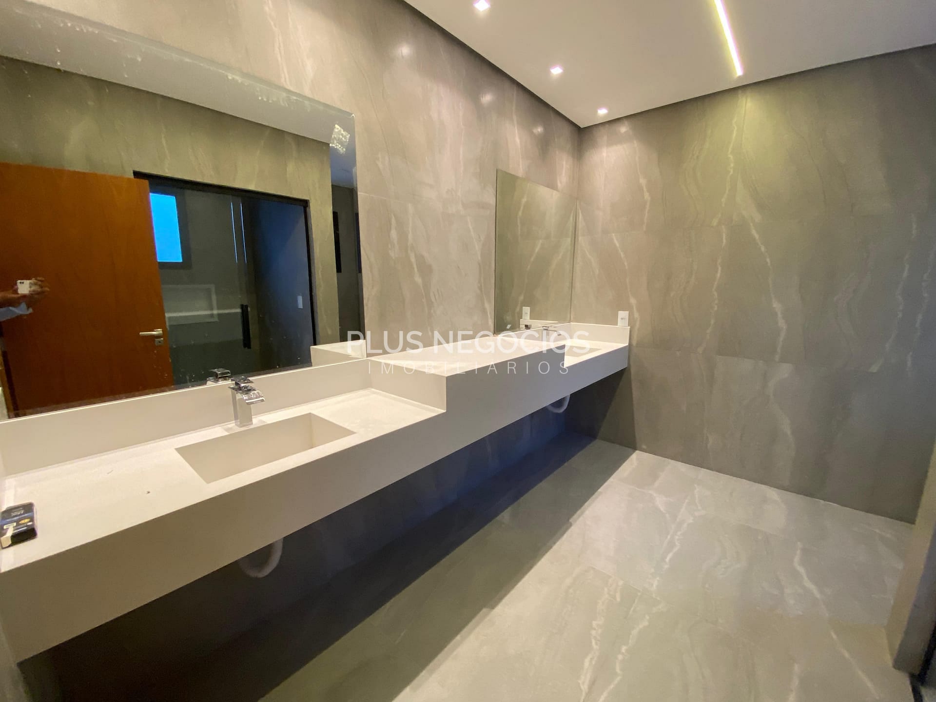 Casa à venda com 3 quartos, 680m² - Foto 10