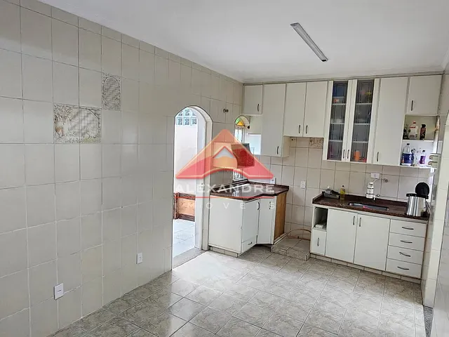 Casa 3 quartos e 2 banheiros, à venda, no bairro Monte Castelo em São José dos Campos