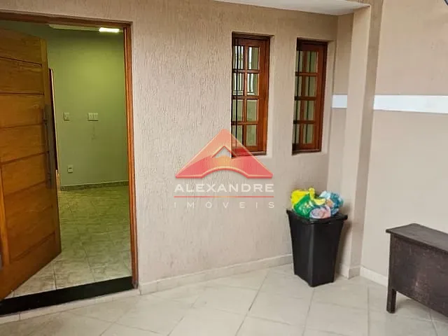 Casa 3 quartos e 2 banheiros, à venda, no bairro Monte Castelo em São José dos Campos