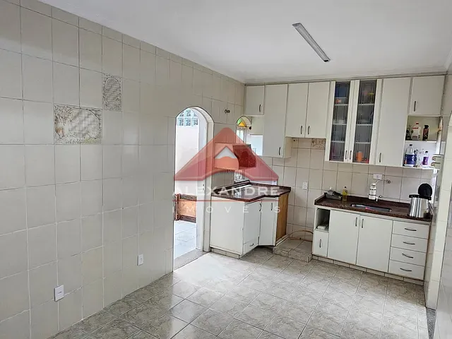Casa 3 quartos e 2 banheiros, à venda, no bairro Monte Castelo em São José dos Campos