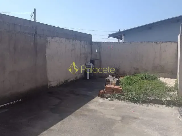 Casa com 125m² 2 quartos e 1 banheiro, à venda, no bairro Conjunto Residencial Araretama em Pindamonhangaba