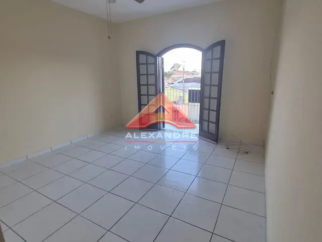 Casa 3 quartos e 2 banheiros, à venda, no bairro Jardim Ismênia em São José dos Campos