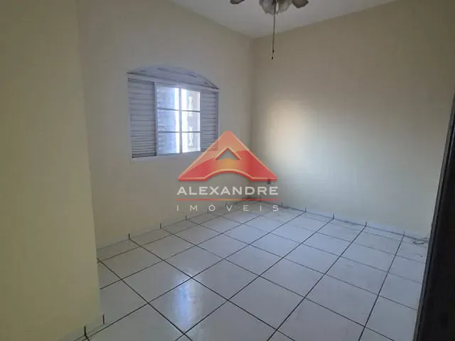 Casa 3 quartos e 2 banheiros, à venda, no bairro Jardim Ismênia em São José dos Campos