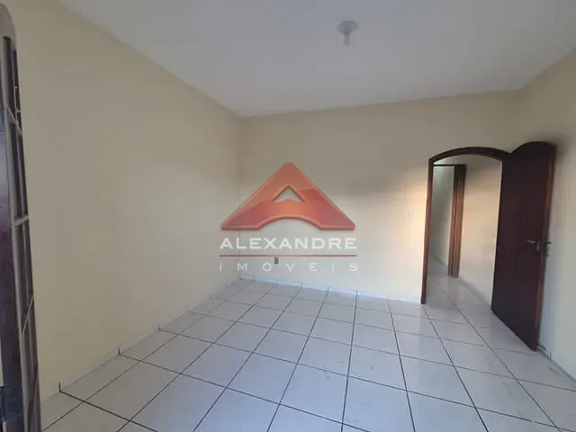 Casa 3 quartos e 2 banheiros, à venda, no bairro Jardim Ismênia em São José dos Campos