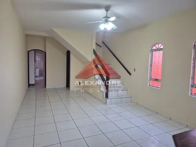 Casa 3 quartos e 2 banheiros, à venda, no bairro Jardim Ismênia em São José dos Campos