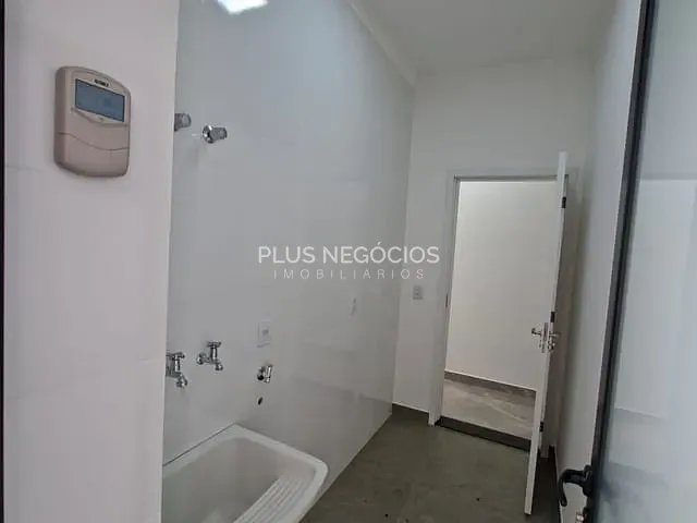 Casa com 200m² 3 quartos e 2 banheiros, à venda, no bairro Wanel Ville em Sorocaba