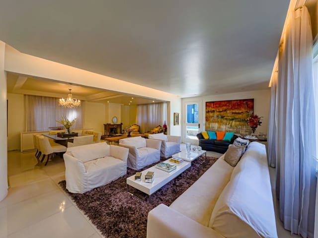 Casa com 500m² 4 quartos e 6 banheiros, à venda, no bairro Alphaville em Santana de Parnaíba