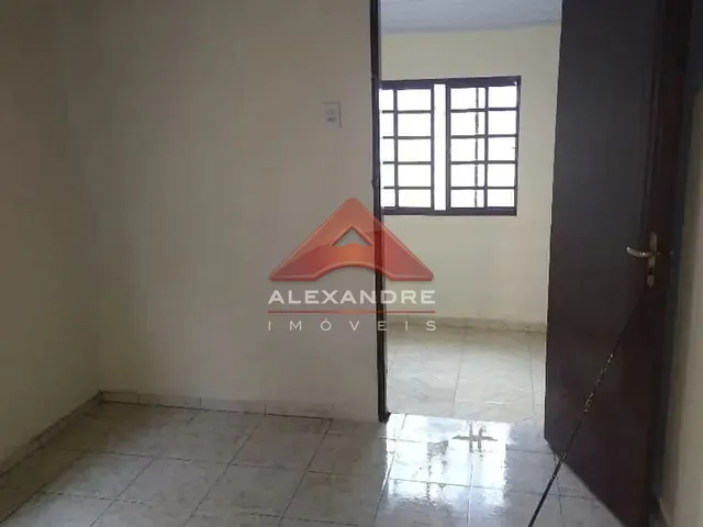 Casa 2 quartos e 1 banheiro, à venda, no bairro Centro em São José dos Campos