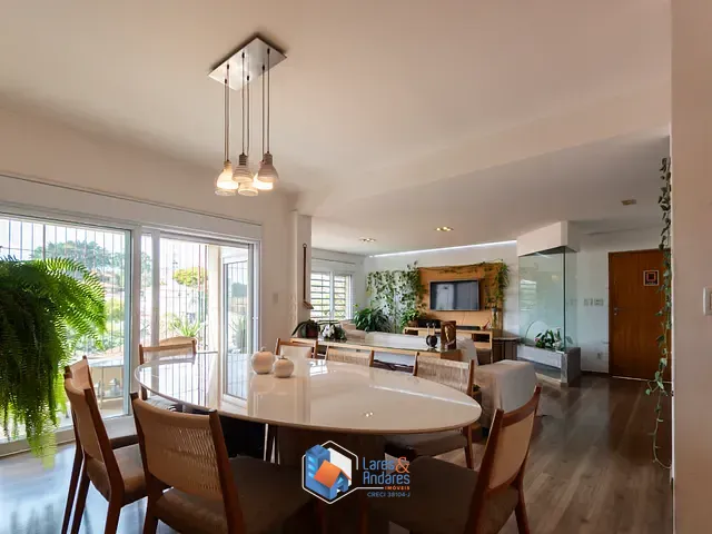 Casa com 447m² 4 quartos e 5 banheiros, à venda, no bairro Pacaembu em São Paulo