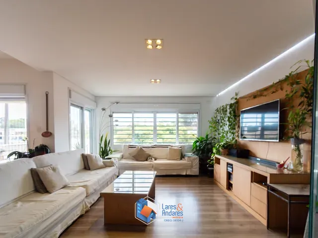 Casa com 447m² 4 quartos e 5 banheiros, à venda, no bairro Pacaembu em São Paulo