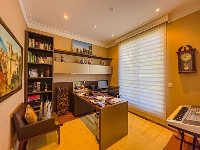 Casa com 530m² 4 quartos e 6 banheiros, à venda, no bairro Alphaville em Santana de Parnaíba