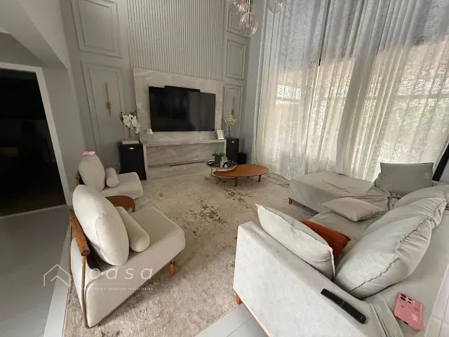 Casa com 600m² 3 quartos e 6 banheiros, à venda, no bairro Colinas do Paratehy Norte em São José dos Campos