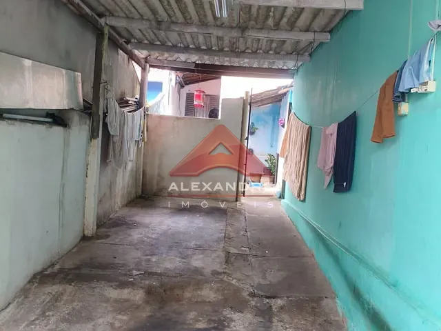 Casa 3 quartos e 2 banheiros, à venda, no bairro Jardim Satélite em São José dos Campos