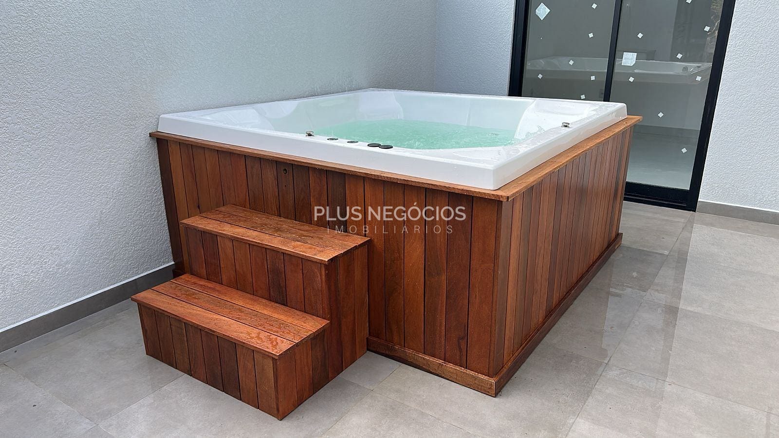 Casa à venda com 3 quartos, 140m² - Foto 2