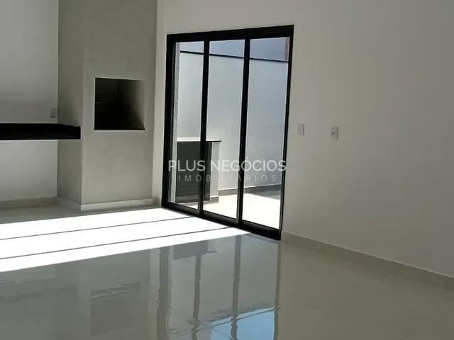 Casa com 200m² 3 quartos e 2 banheiros, à venda, no bairro Wanel Ville em Sorocaba