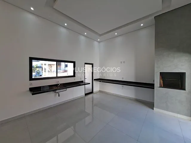 Casa com 200m² 3 quartos e 2 banheiros, à venda, no bairro Wanel Ville em Sorocaba