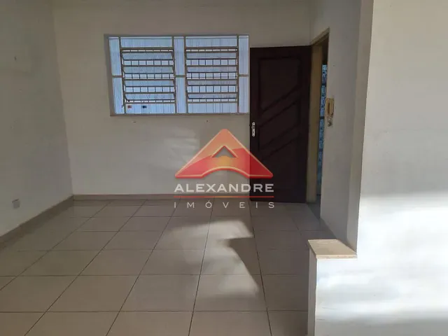 Casa 3 quartos e 1 banheiro, à venda, no bairro Monte Castelo em São José dos Campos
