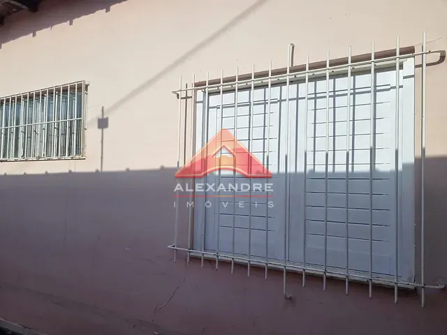 Casa 3 quartos e 1 banheiro, à venda, no bairro Monte Castelo em São José dos Campos