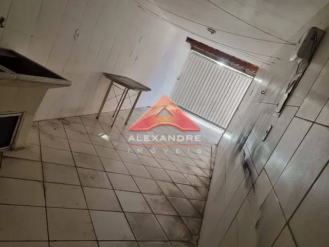 Casa 3 quartos e 1 banheiro, à venda, no bairro Monte Castelo em São José dos Campos