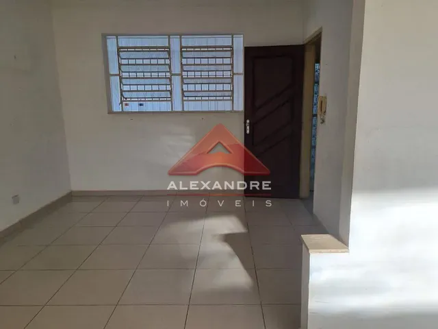 Casa 3 quartos e 1 banheiro, à venda, no bairro Monte Castelo em São José dos Campos