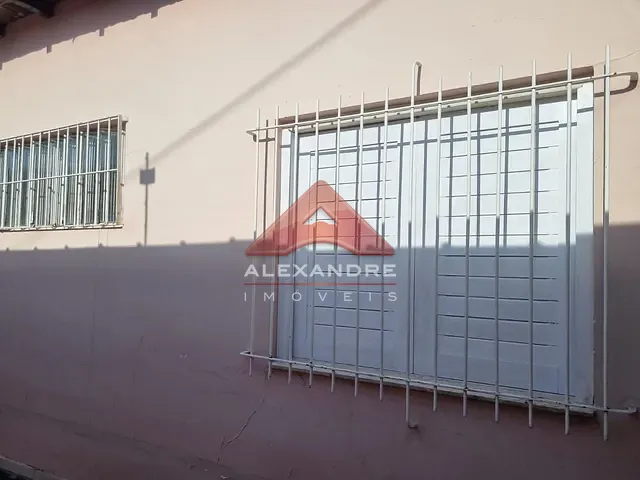 Casa 3 quartos e 1 banheiro, à venda, no bairro Monte Castelo em São José dos Campos