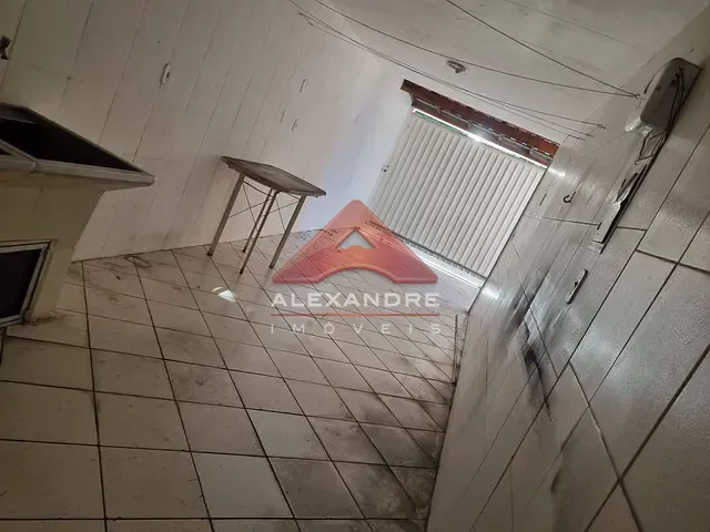 Casa 3 quartos e 1 banheiro, à venda, no bairro Monte Castelo em São José dos Campos