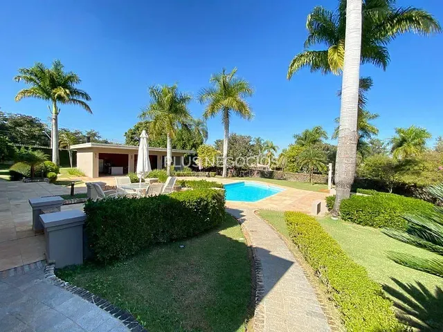 Casa com 4000m² 5 quartos e 8 banheiros, à venda, no bairro Chácaras Residenciais Santa Maria em Votorantim