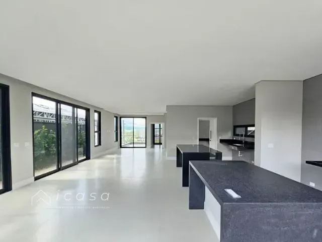 Casa com 330m² 4 quartos e 6 banheiros, à venda, no bairro Loteamento Terras Alpha em São José dos Campos