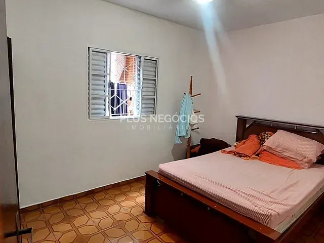 Casa com 225m² 2 quartos e 2 banheiros, à venda, no bairro Parque Ouro Fino em Sorocaba