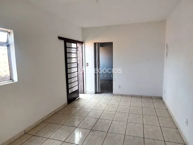 Casa com 225m² 2 quartos e 2 banheiros, à venda, no bairro Parque Ouro Fino em Sorocaba