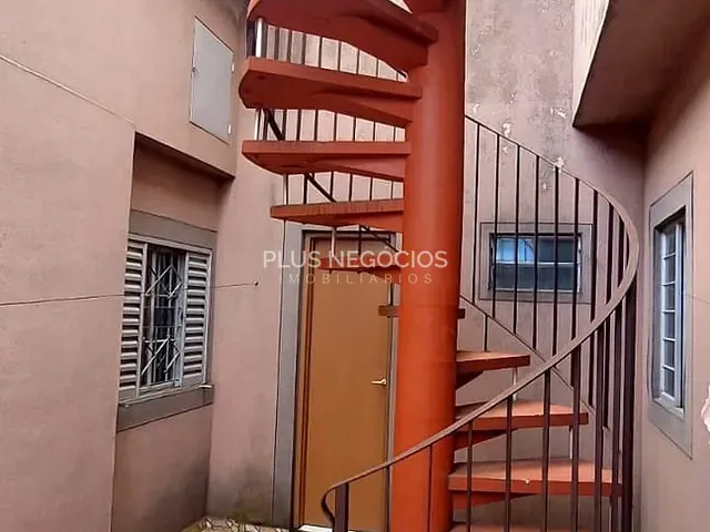Casa com 225m² 2 quartos e 2 banheiros, à venda, no bairro Parque Ouro Fino em Sorocaba