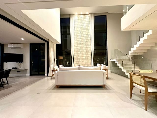 Casa com 467m² 5 quartos e 7 banheiros, à venda, no bairro Alphaville em Santana de Parnaíba