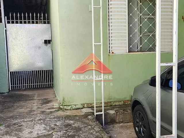 Casa 2 quartos e 1 banheiro, à venda, no bairro Bosque dos Eucaliptos em São José dos Campos