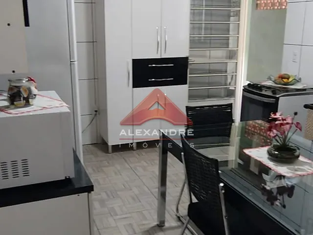 Casa 2 quartos e 1 banheiro, à venda, no bairro Bosque dos Eucaliptos em São José dos Campos