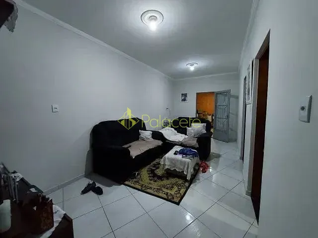 Casa 2 quartos e 1 banheiro, à venda, no bairro Bosque da Saúde em Taubaté