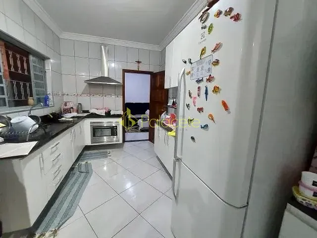 Casa 2 quartos e 1 banheiro, à venda, no bairro Bosque da Saúde em Taubaté