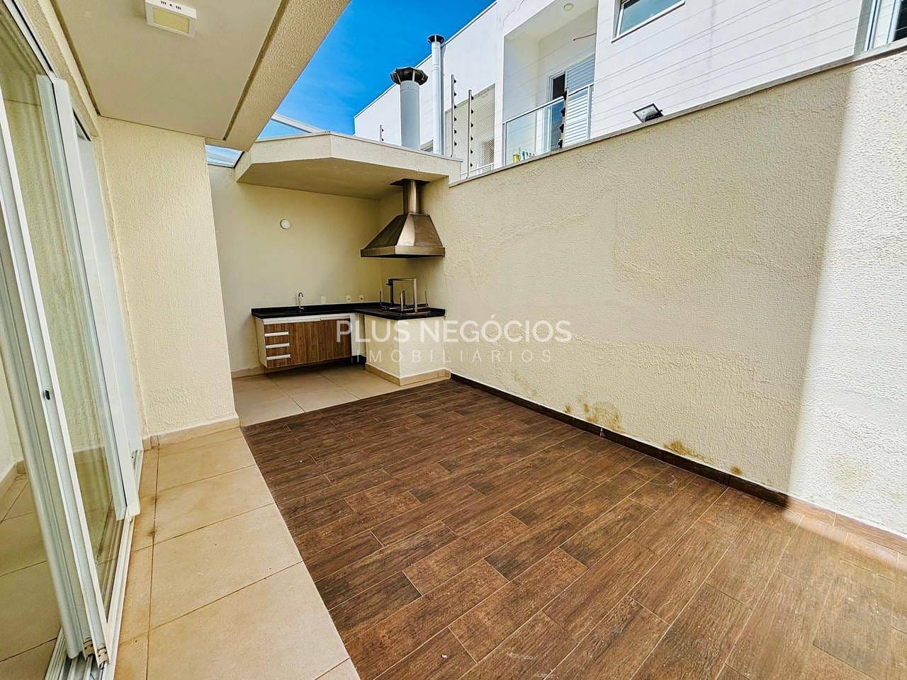 Casa à venda e aluguel com 3 quartos, 130m² - Foto 3