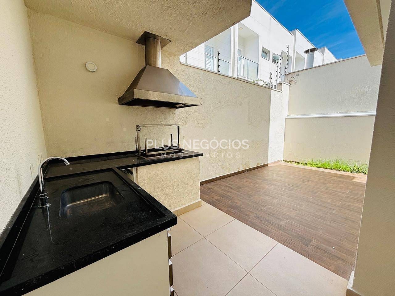 Casa à venda e aluguel com 3 quartos, 130m² - Foto 4