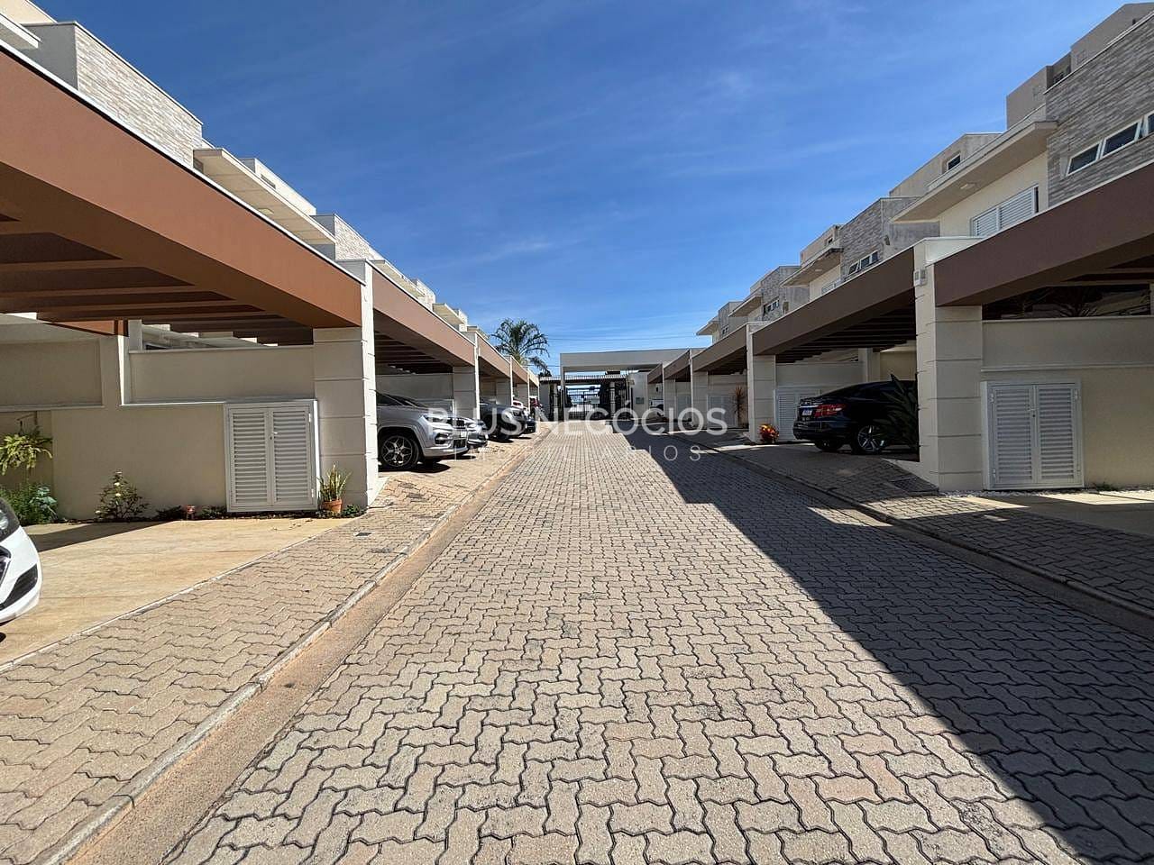 Casa à venda e aluguel com 3 quartos, 130m² - Foto 15