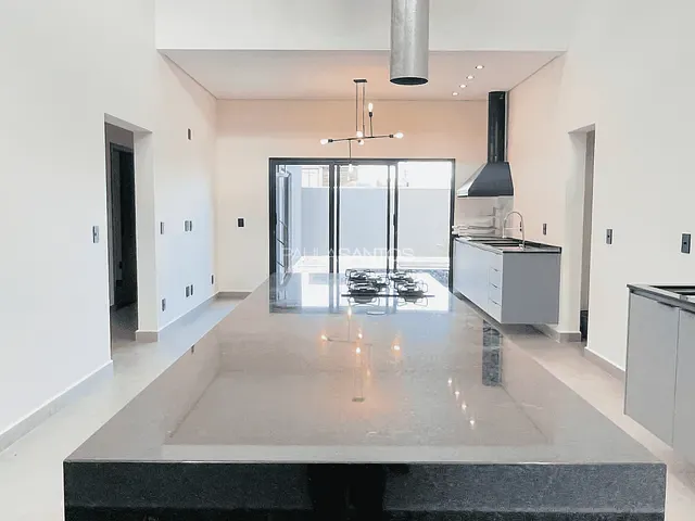Casa 3 quartos e 4 banheiros, à venda, no bairro Jardim Residencial Chácara Ondina em Sorocaba
