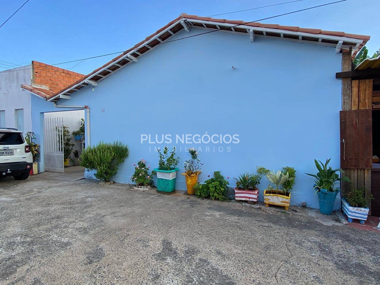 Casa à venda com 3 quartos, 101m² - Foto 1