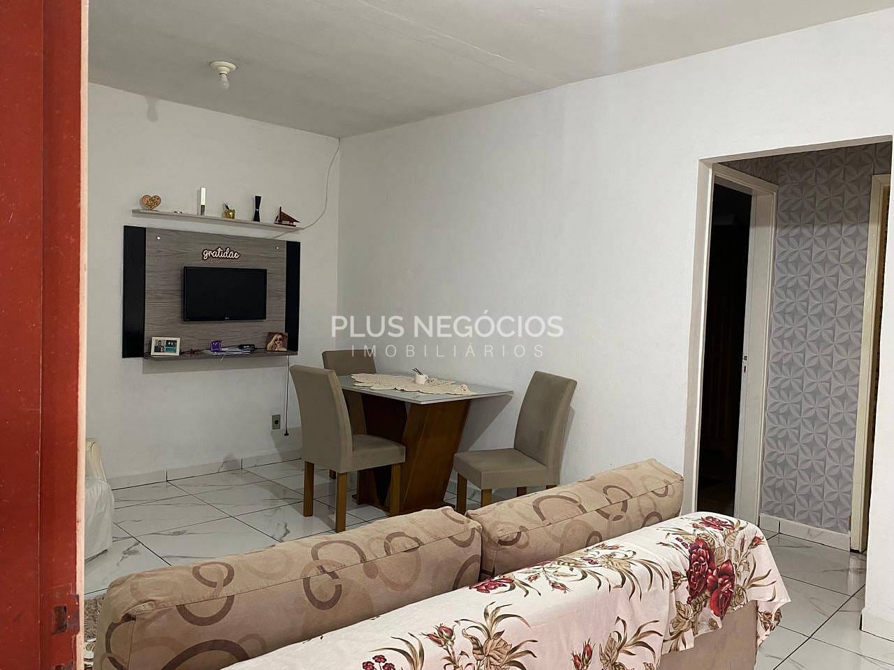 Casa à venda com 3 quartos, 101m² - Foto 2