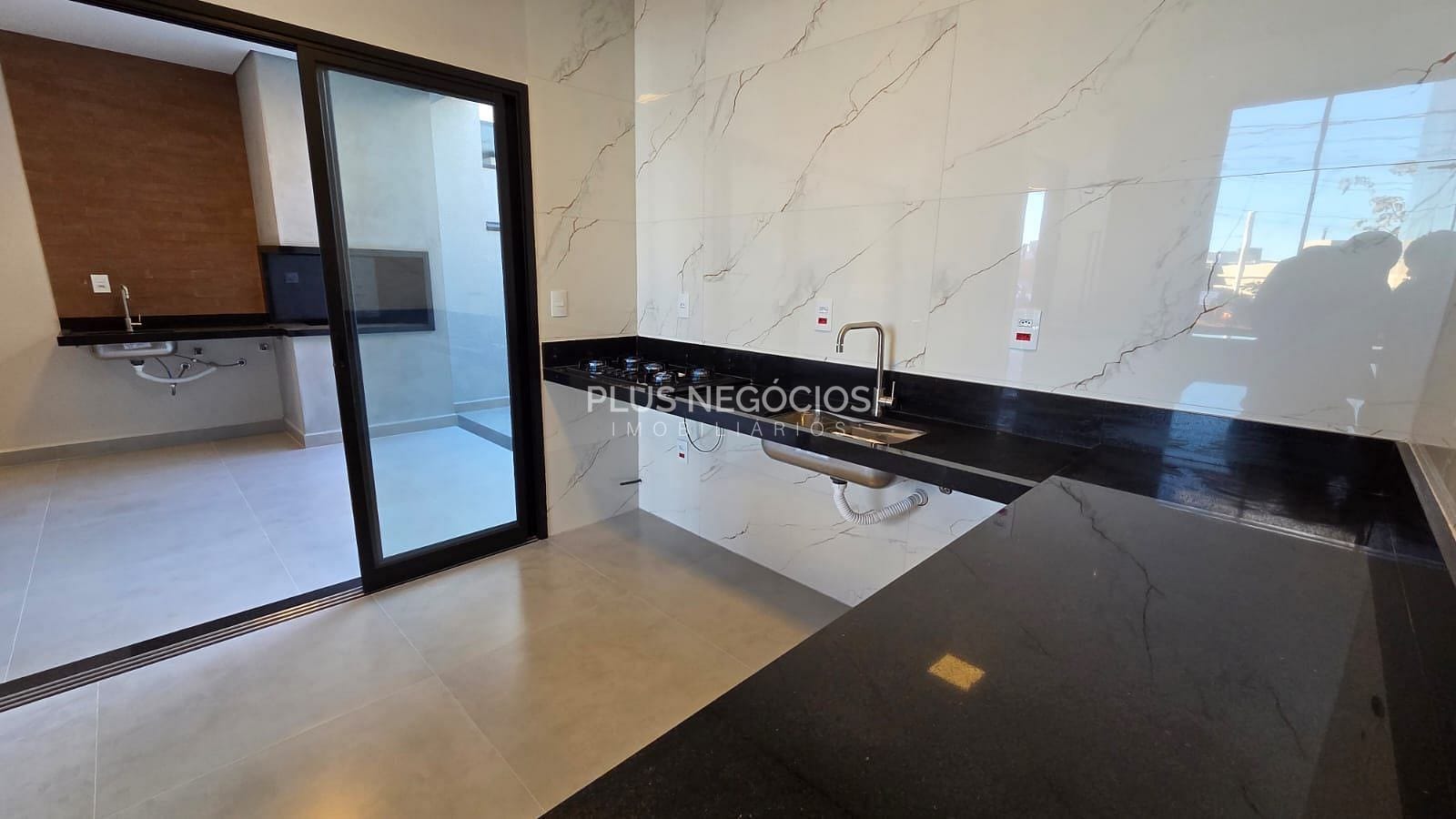 Casa à venda com 3 quartos, 136m² - Foto 7