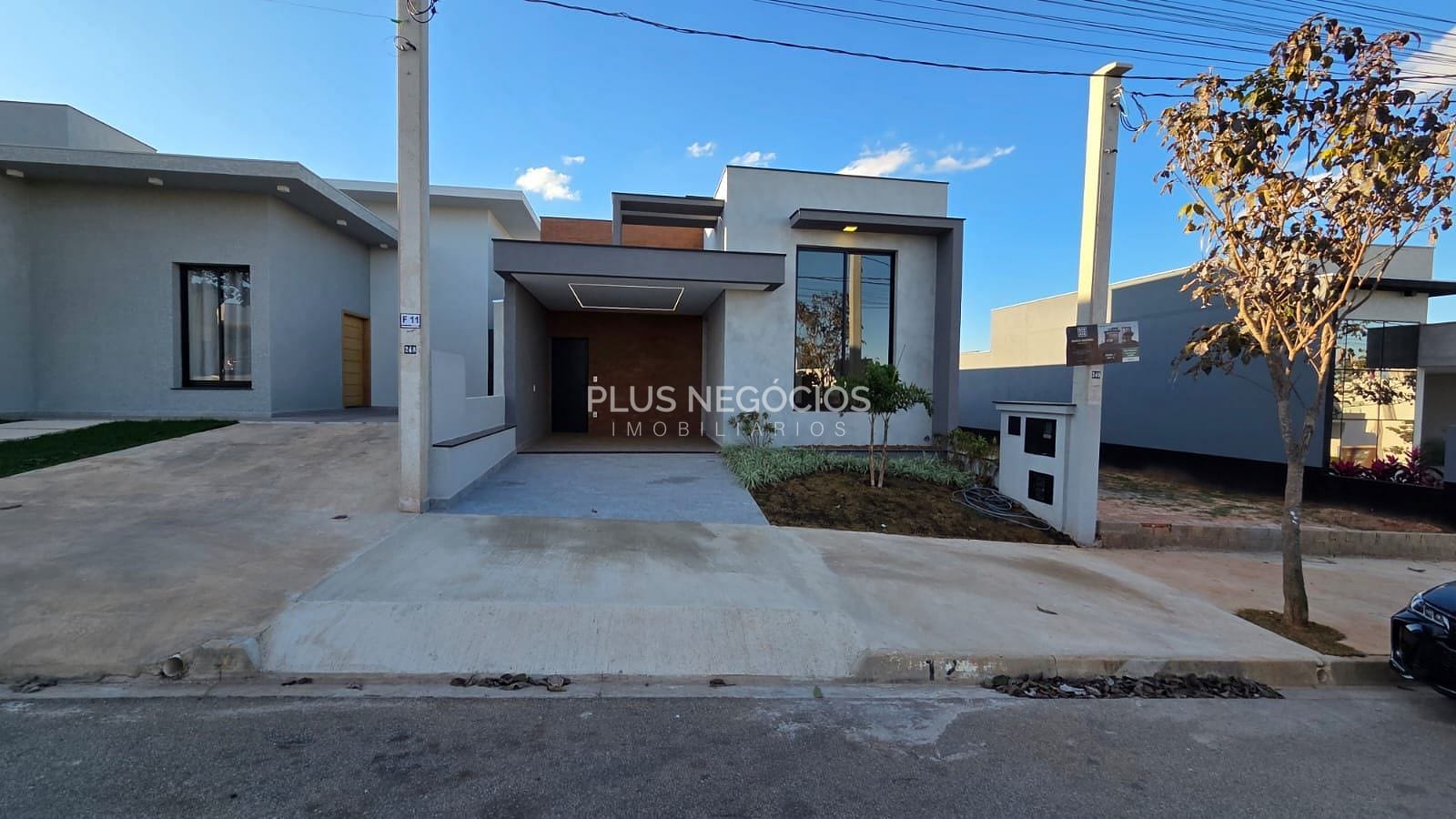 Casa à venda com 3 quartos, 136m² - Foto 2