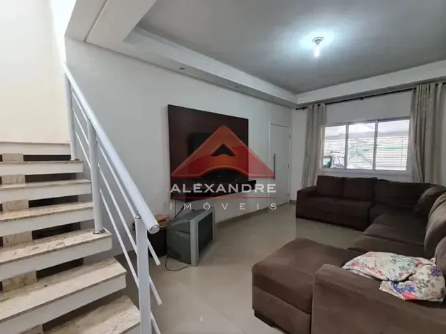 Casa 3 quartos e 1 banheiro, à venda, no bairro Jardim das Indústrias em São José dos Campos