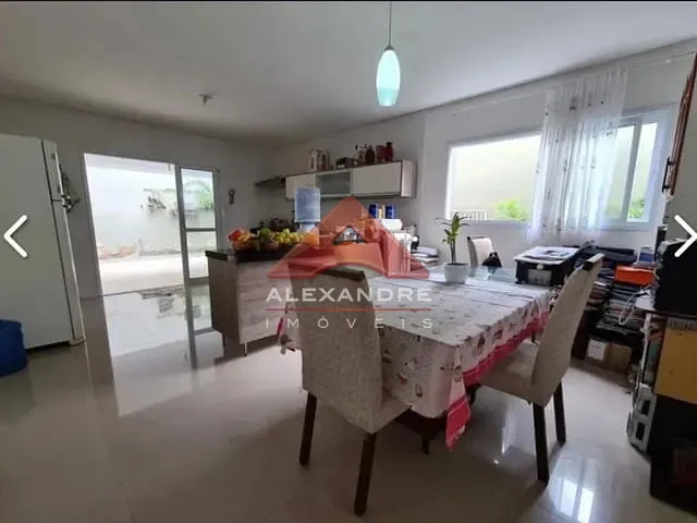 Casa 3 quartos e 1 banheiro, à venda, no bairro Jardim das Indústrias em São José dos Campos