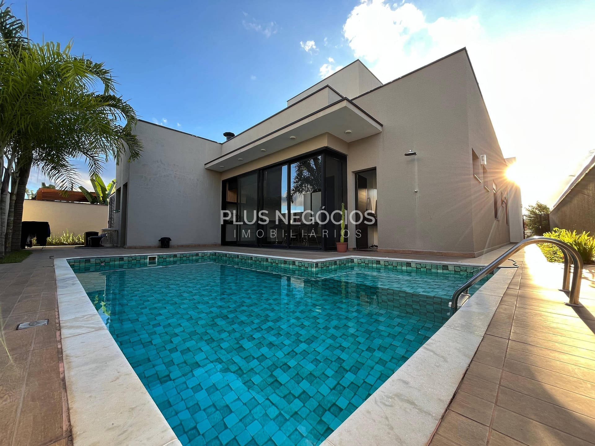 Casa, 3 quartos, 252 m² - Foto 1