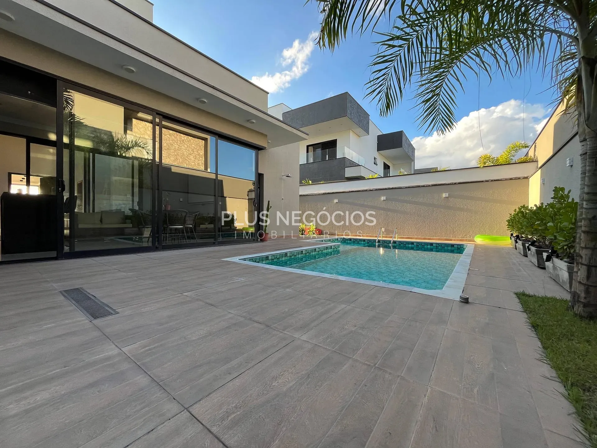 Casa, 3 quartos, 252 m² - Foto 2